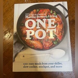 Martha Stewart Living One Pot Cookbook